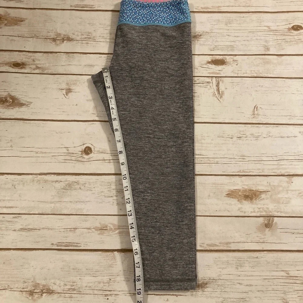 Lululemon Ivivva Girls Gray Rythmic Cropped Reversible Leggings Size 14